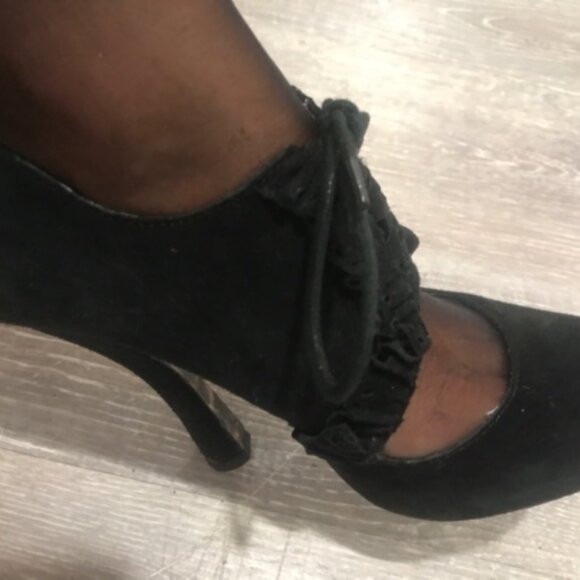 Ladies RARE Betsey Johnson kitten heel booties size 8.5 - Picture 3 of 8